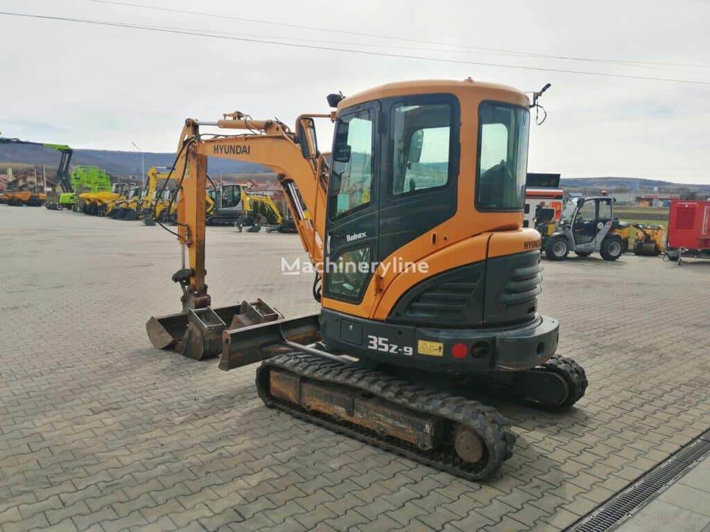 2015 Hyundai 36 Charger II-CB Excavator - Mini for sale — view 3