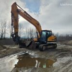 2018 Hyundai Excavator - Tracked for sale — view 3
