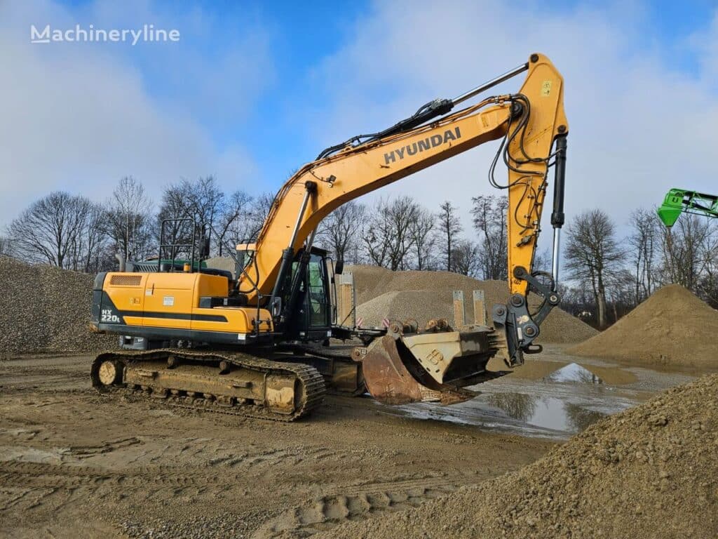 2018 Hyundai Excavator - Tracked for sale — view 4