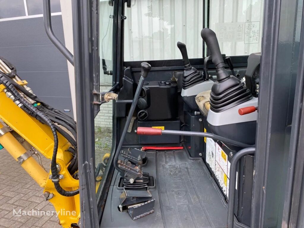 2013 Komatsu Excavator - Mini for sale — view 3