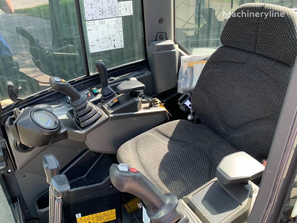 Holland Excavator - Mini for sale — view 5