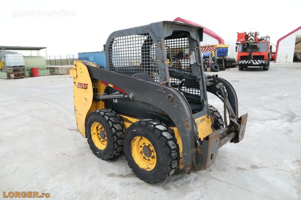 2011 New Holland L215 Loader - Wheel Skid Steer for sale — view 4