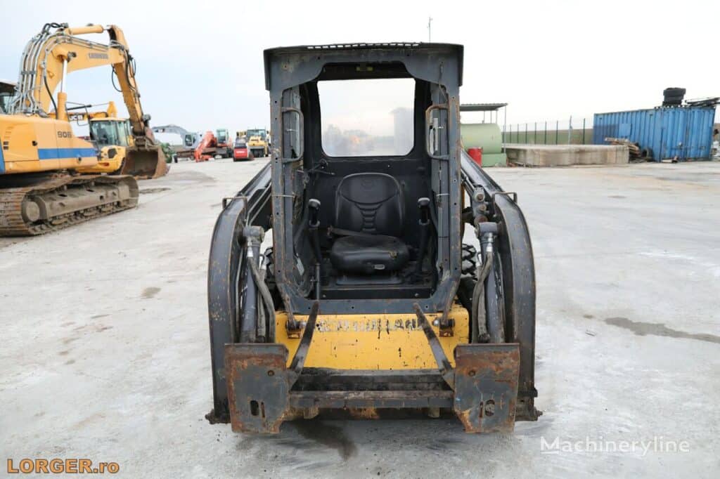 2011 New Holland L215 Loader - Wheel Skid Steer for sale — view 5