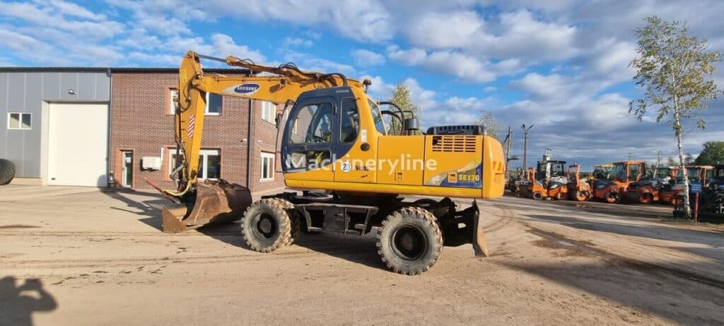2002 Samsung SE 170W-3 Excavator - Wheel for sale — view 3