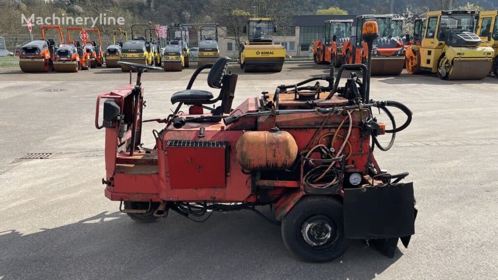 2000 Strassmayr Road - Asphalt Distributor for sale — view 5