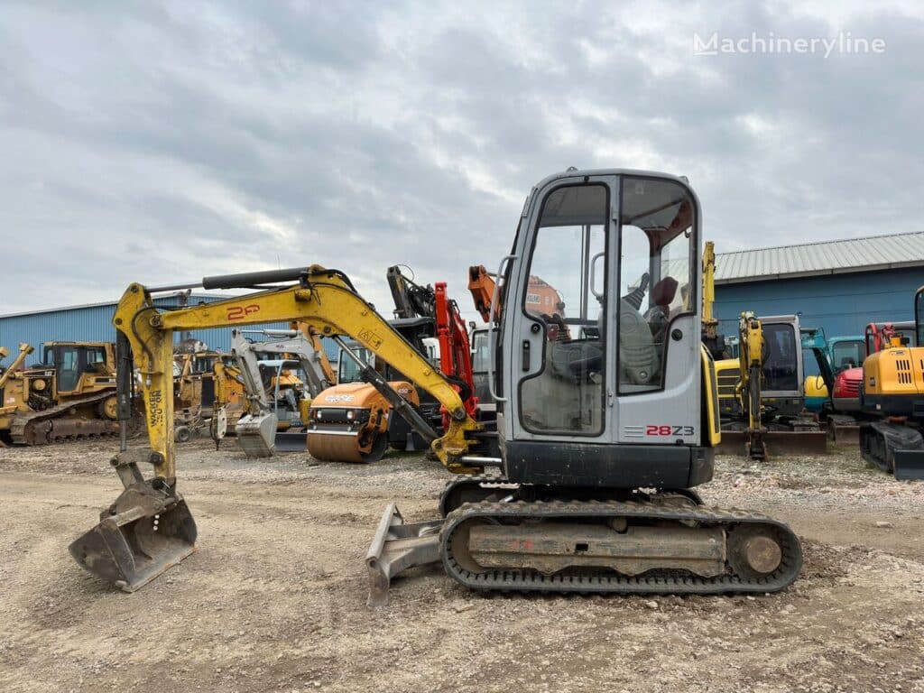 2009 Wacker Neuson 28Z3 RD Excavator - Mini for sale — view 3