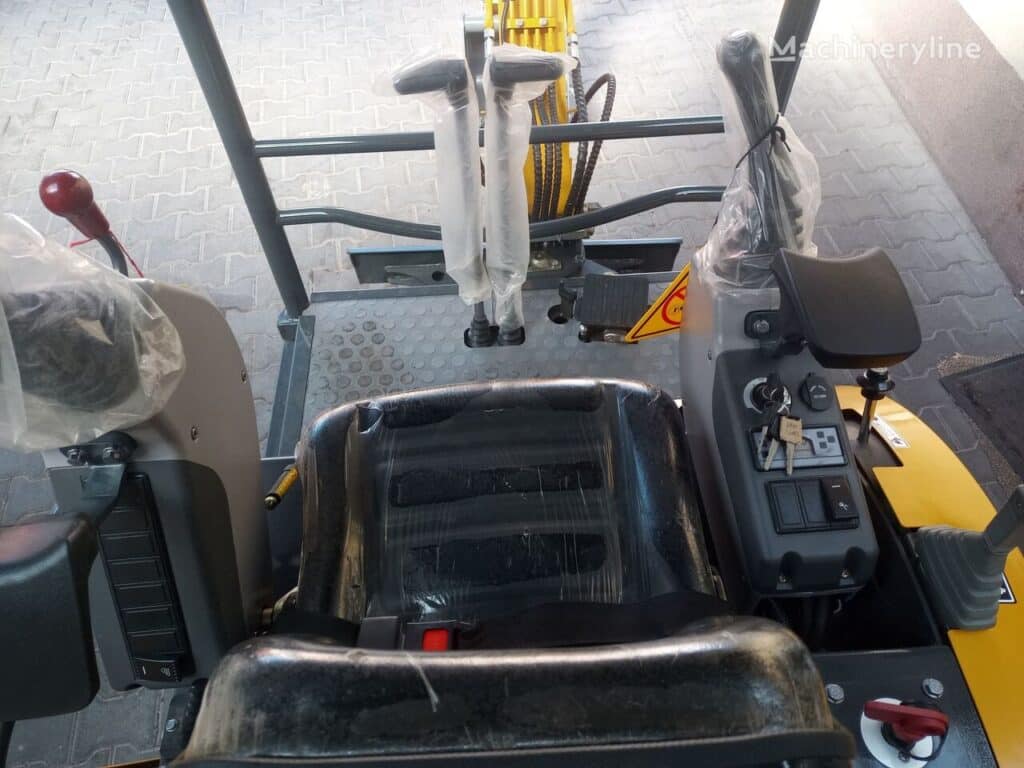 Yuchai YC16-9 Mini Excavator for sale — view 4