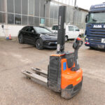 2013 BT SWE 080L Pedestrian Stacker for sale — view 3