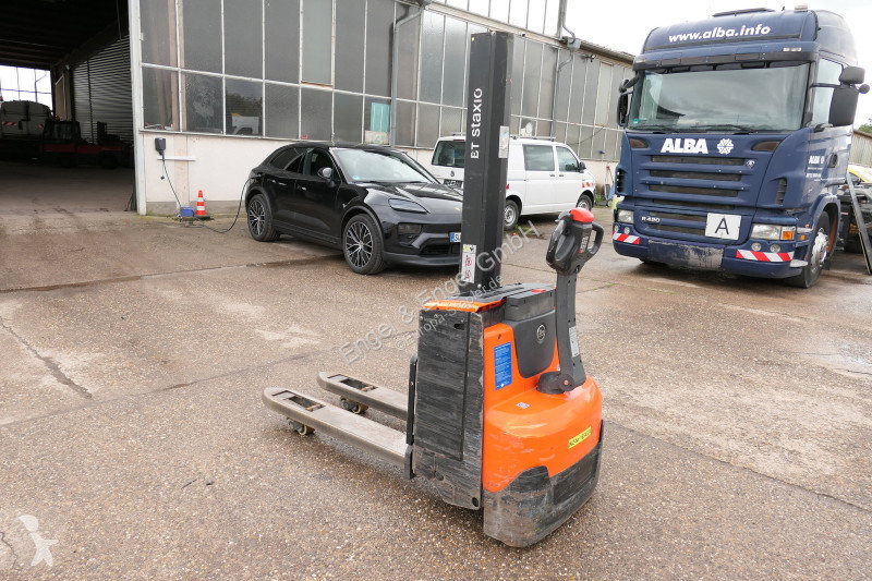 2013 BT SWE 080L Pedestrian Stacker for sale — view 3