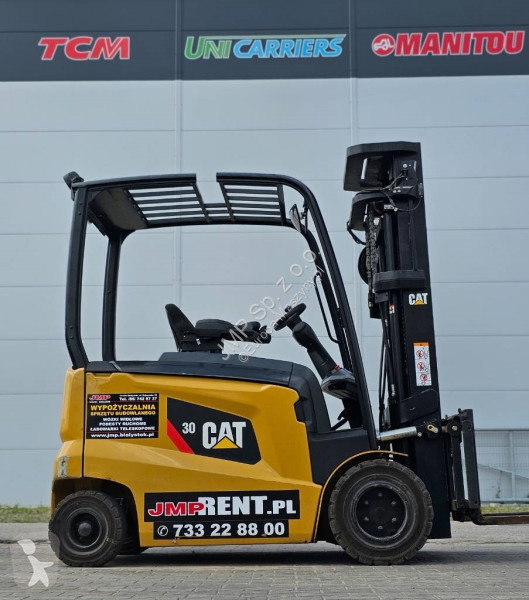 2016 Caterpillar EP 30 CN Electric Forklift for sale — view 2