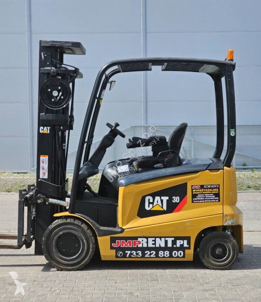 2016 Caterpillar EP 30 CN Electric Forklift for sale — view 3