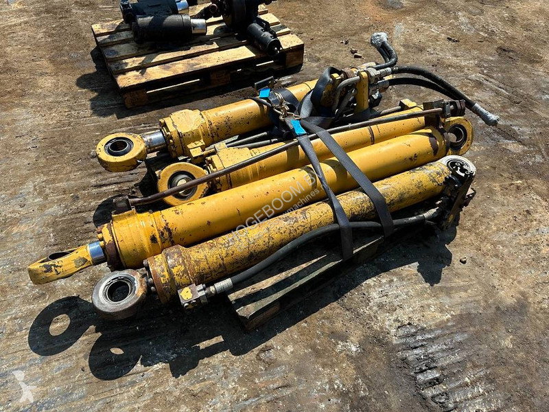 Caterpillar FT Cylinders Excavator - Wheel for sale — view 2