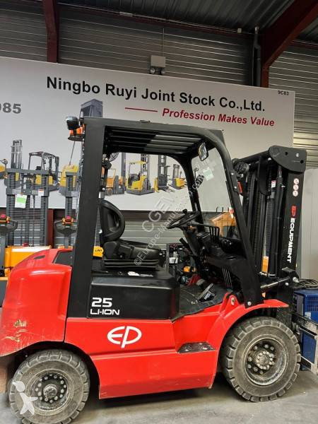 2023 EP EFL252 Electric Forklift for sale — view 3