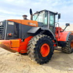 2006 Hitachi Chargeuse 23T Loader - Wheeled for sale — view 3