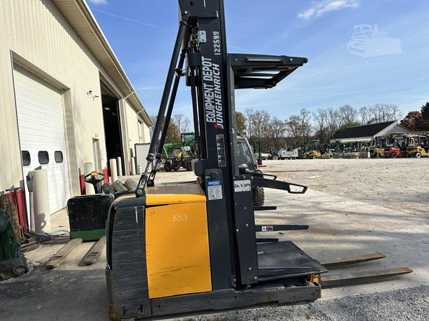 Jungheinrich EKS308 Order Picker for sale — view 3