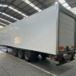 Lamberet Refrigerated Truck for sale — view 2