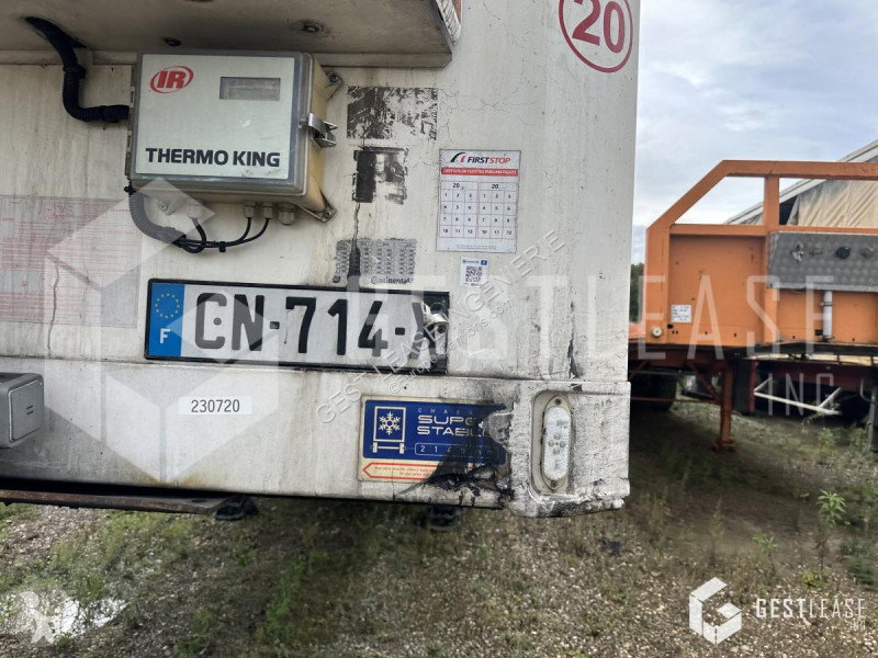 Lamberet Refrigerated Truck for sale — view 2