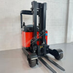 2014 Linde Electric Forklift for sale — view 2