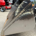 Manitou CBA 2500 LDR 2 Attachment - Bucket for sale — view 2