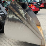 Manitou CBA 2500 LDR 2 Attachment - Bucket for sale — view 5