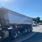 Schmitz Cargobull Refrigerated Truck for sale — view 4
