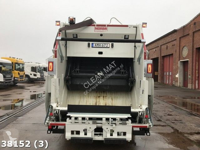 2018 Volvo 320 Geesinknor Garbage Truck for sale — view 3