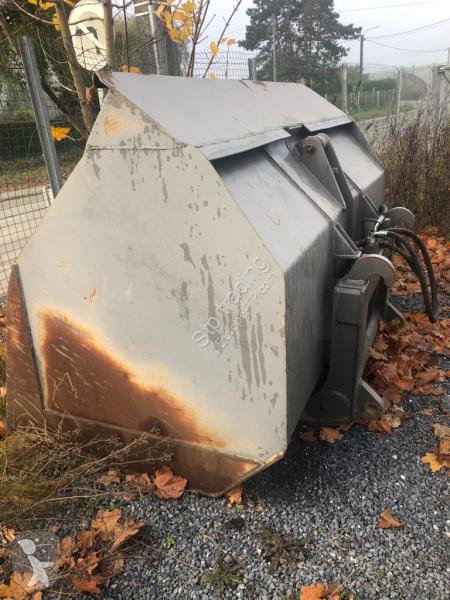2017 Volvo GHD 3500 Litre Attachment - Bucket for sale — view 2