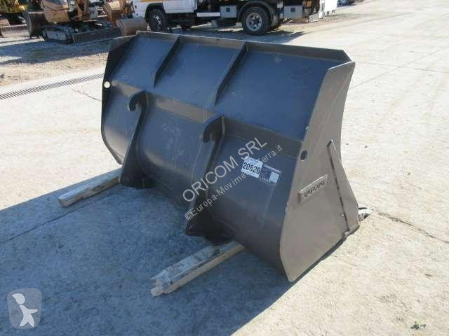Volvo L20 Attachment - Bucket for sale — view 3
