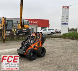 World Machinery WORKYQUAD SSQ15D Origine Française endommagée Mini Loader for sale