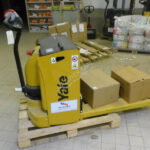 2020 Yale MP20 PL Pedestrian Stacker for sale — view 2