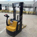 2017 Yale MS16 IL Pedestrian Stacker for sale — view 3