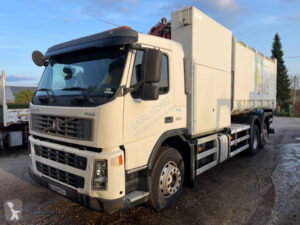 2005 Volvo 300 Garbage Truck for sale