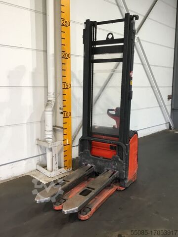 2010 Linde L 14 Pallet Truck for sale — view 3