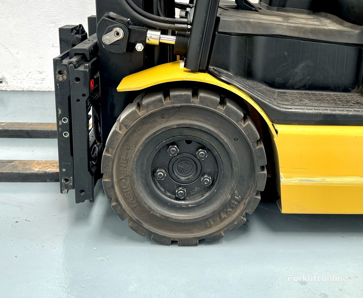 2019 Caterpillar EP16ANT Three-Wheel Forklift for sale — view 3