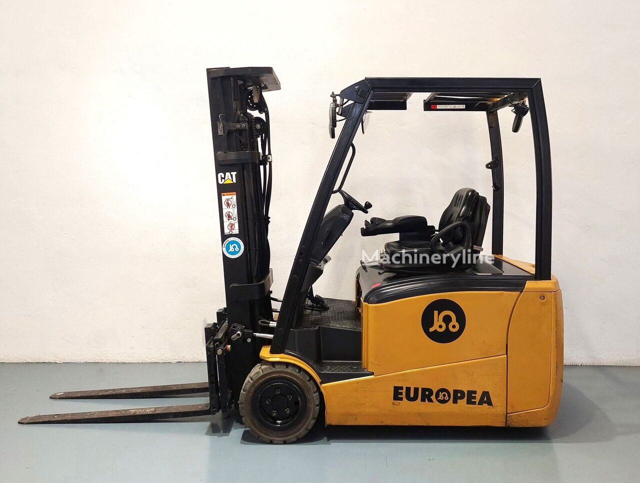 2017 Caterpillar EP20PNT Three-Wheel Forklift for sale