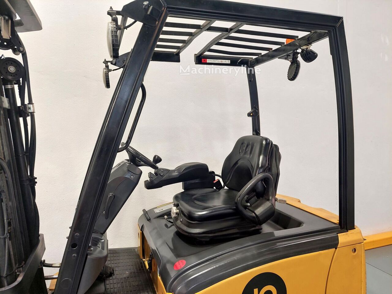 2017 Caterpillar EP20PNT Three-Wheel Forklift for sale — view 2