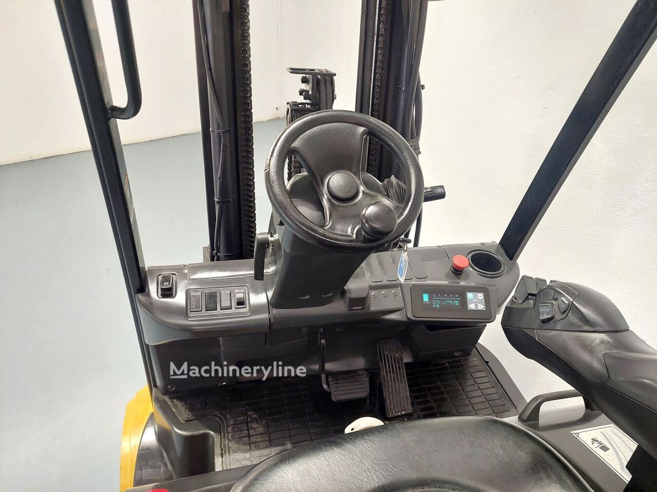 2017 Caterpillar EP20PNT Three-Wheel Forklift for sale — view 3
