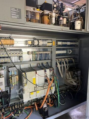 2000 Deckel Maho DMU 50 Machining Center for sale — view 4