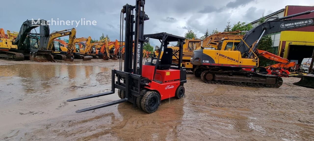 2002 Desta DV35A Diesel Forklift for sale — view 2