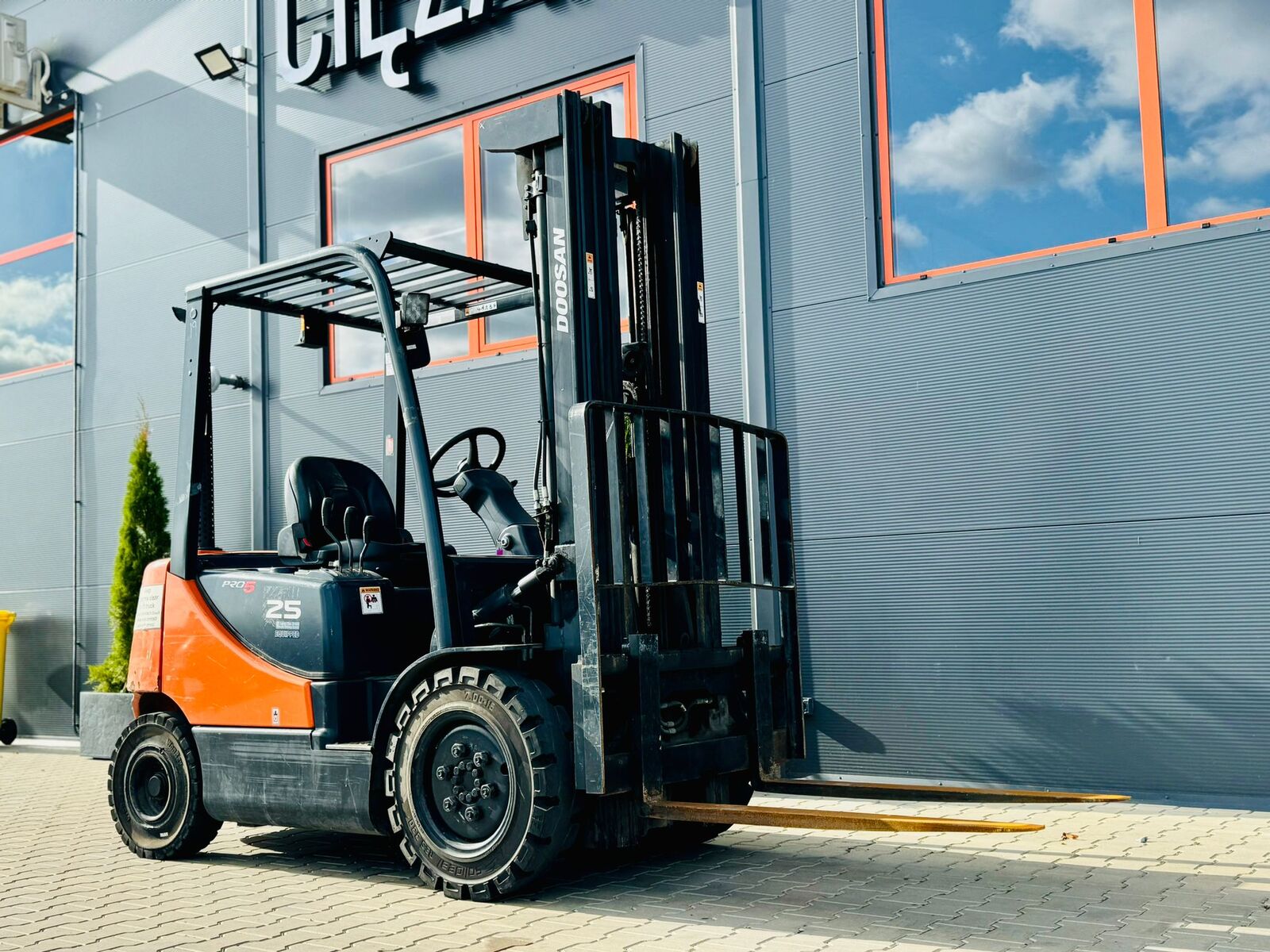 2014 Doosan FLT 19 Diesel Forklift for sale — view 4