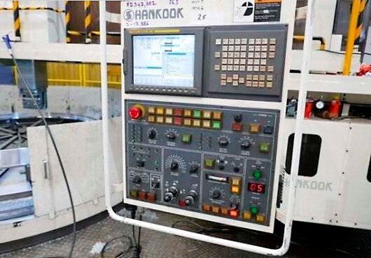 2004 Hankook VLC 30 70 Lathe for sale — view 2