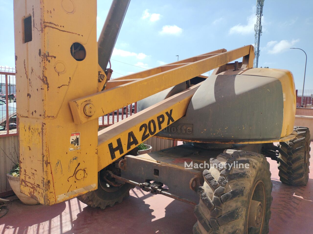 2004 Haulotte HA20PX Articulating Boom Lift for sale — view 5