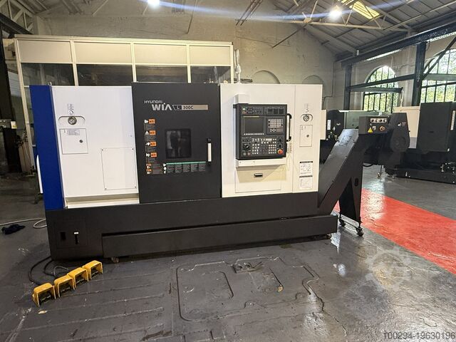 Hyundai Wia L300C Lathe for sale
