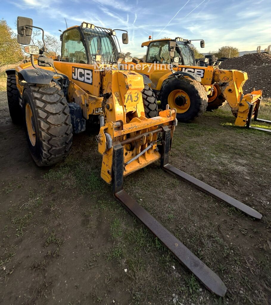 2022 JCB 560-80 IND PRO Telehandler for sale — view 2