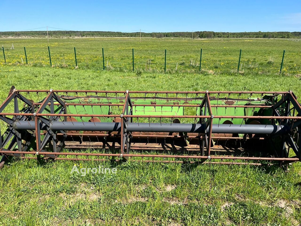 1986 John Deere 1075 Harvester - Grain for sale — view 5