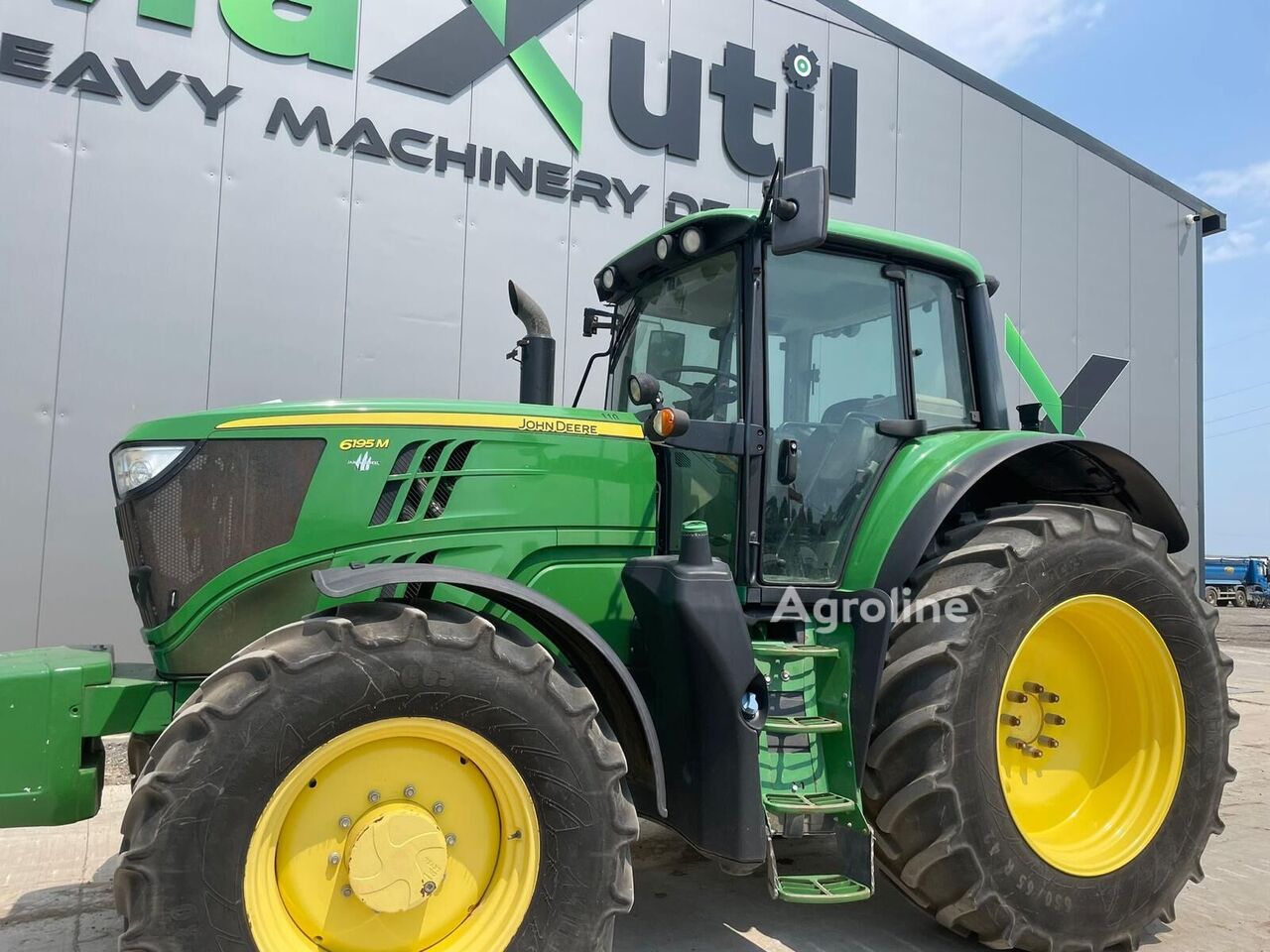 2017 John Deere 6195 M Tractor Tractor - Wheel for sale