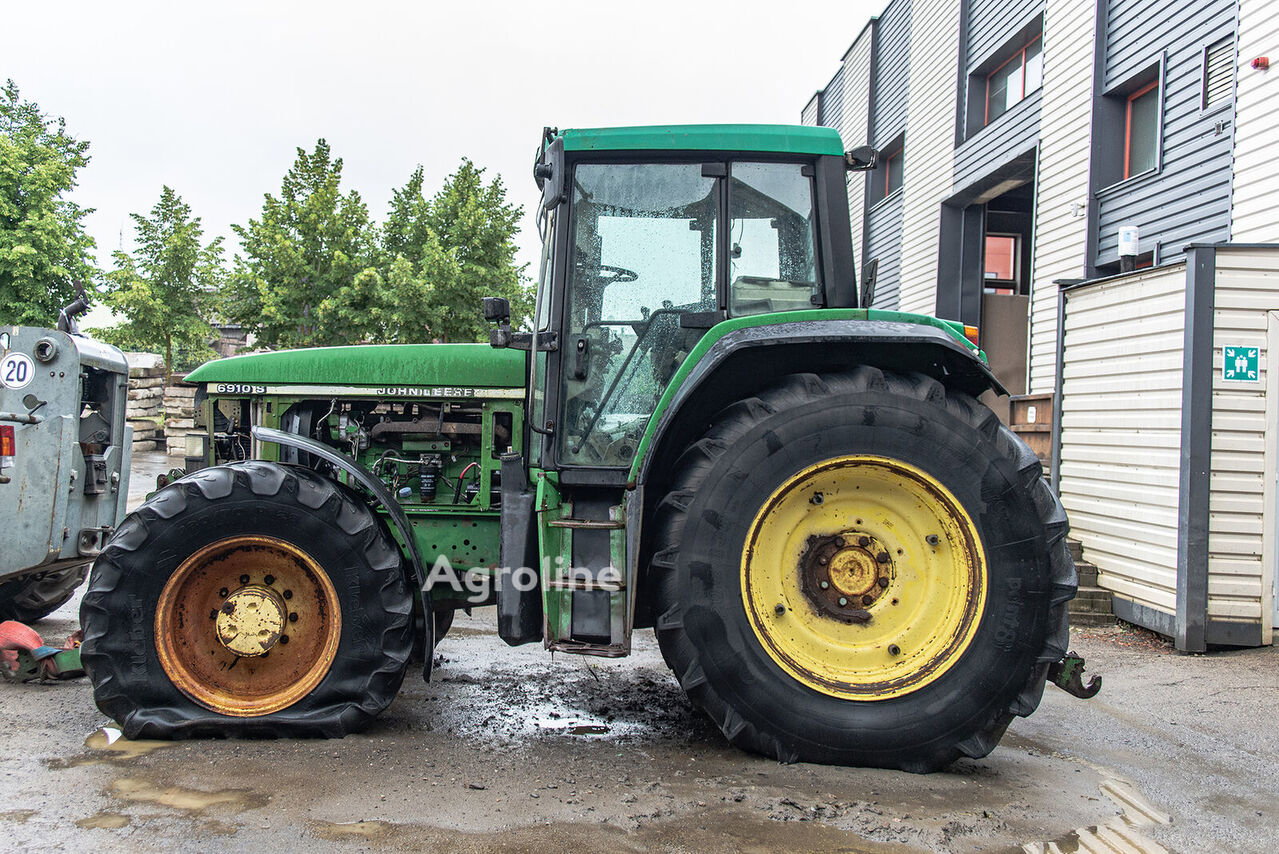 2000 John Deere 6910S Tractor - Wheel for sale — view 2
