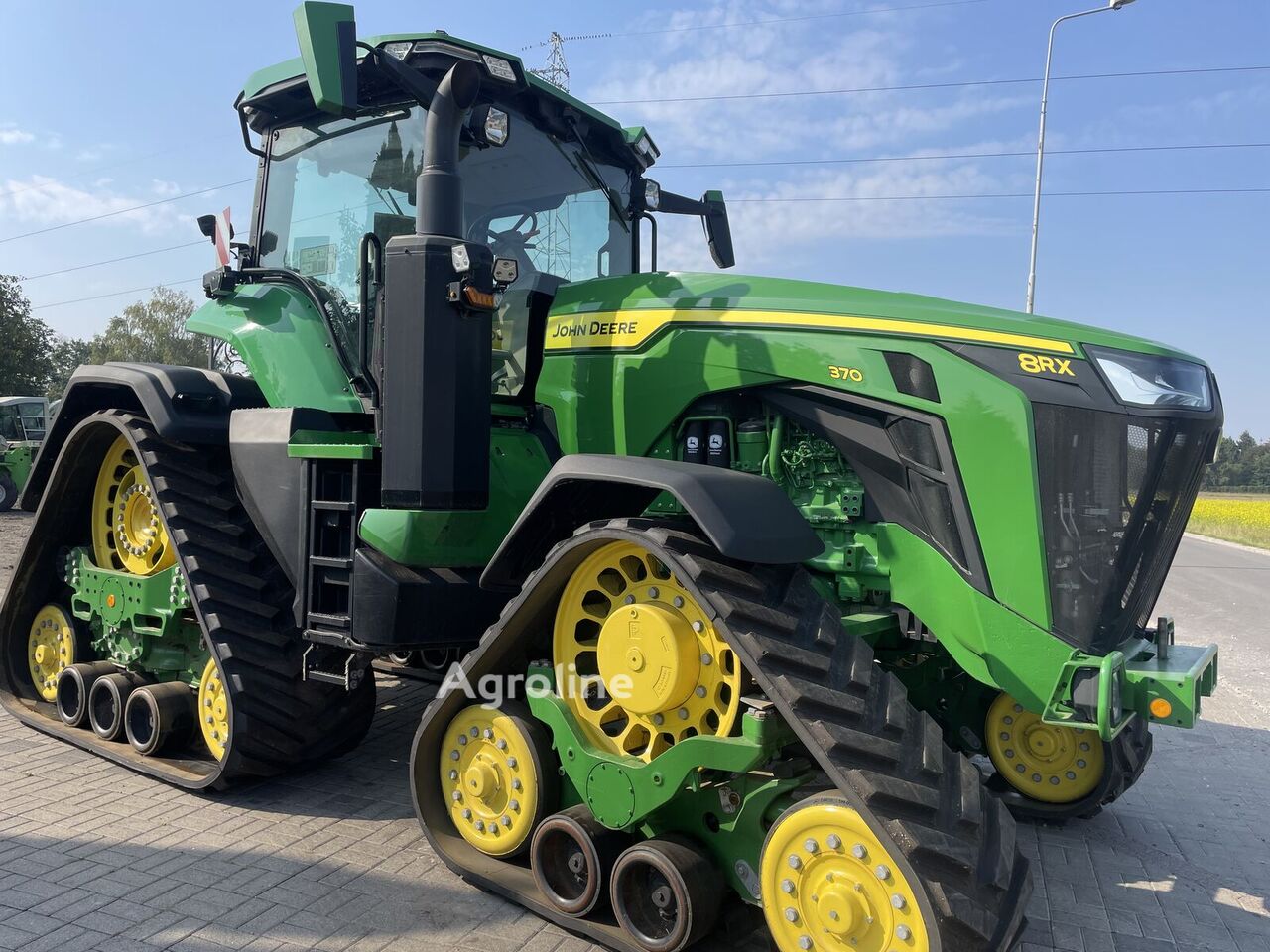 2022 John Deere 8RX370 Tractor - Track for sale — view 2