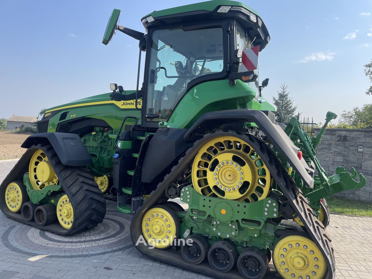 2022 John Deere 8RX370 Tractor - Track for sale — view 3