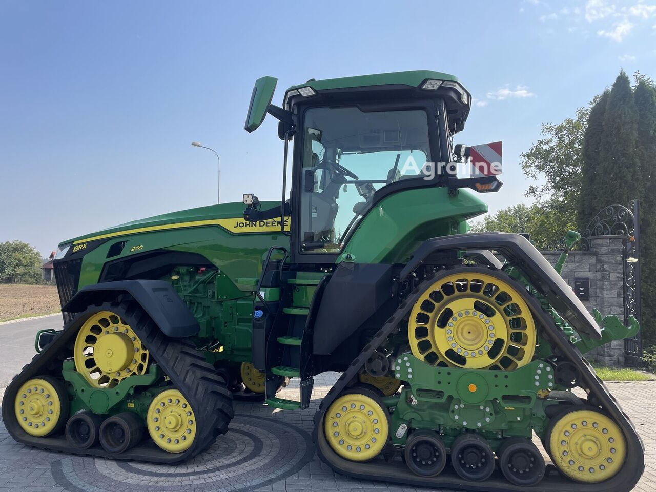 2022 John Deere 8RX370 Tractor - Track for sale — view 4